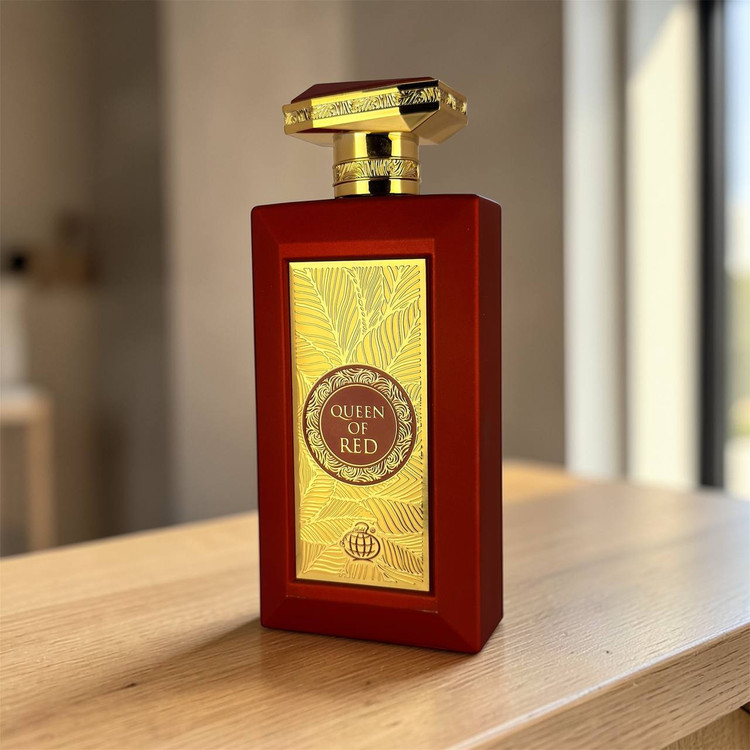 فراگرنس ورد مدل کویین آف رد